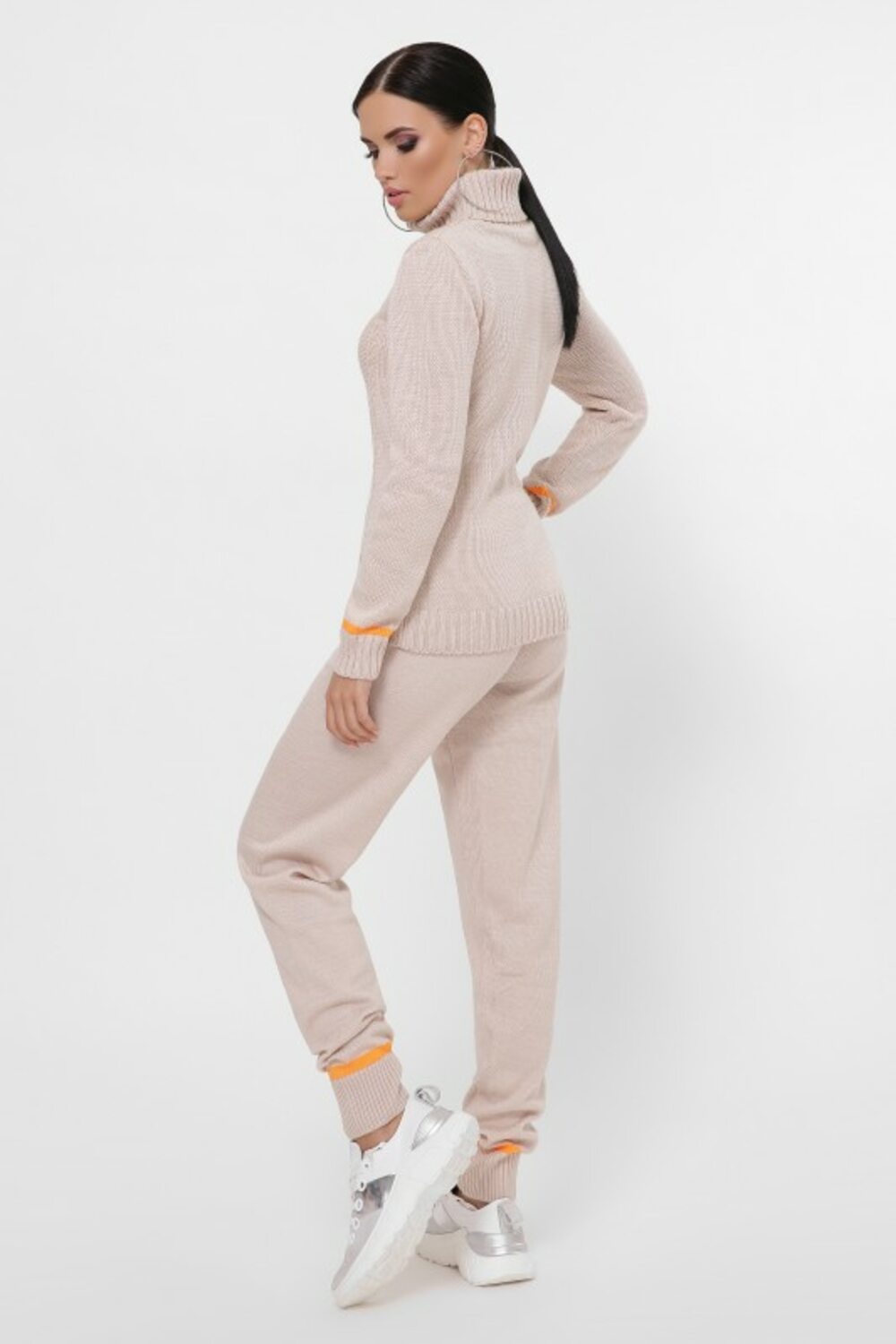 В'язаний костюм колір світла пудра