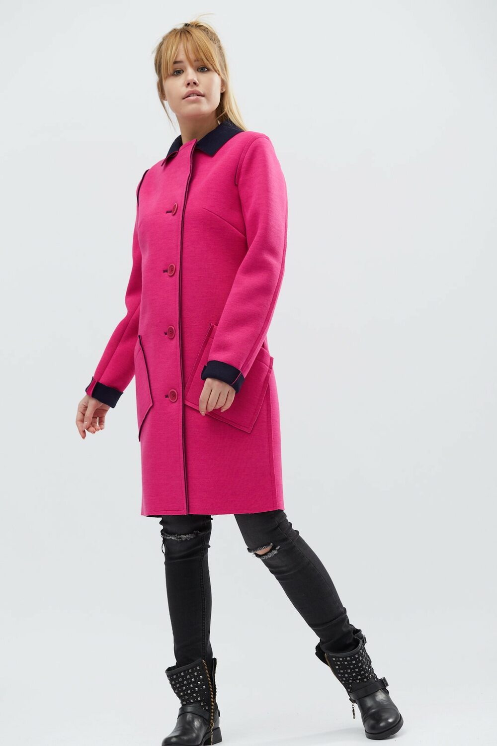 Жіночий кардиган з відкладним коміром