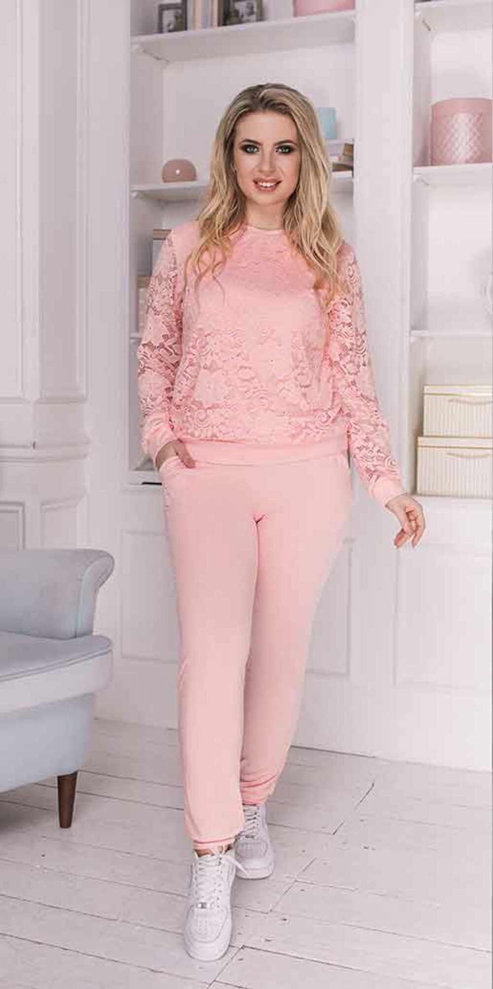 Костюм кольору пудра верх гіпюр
