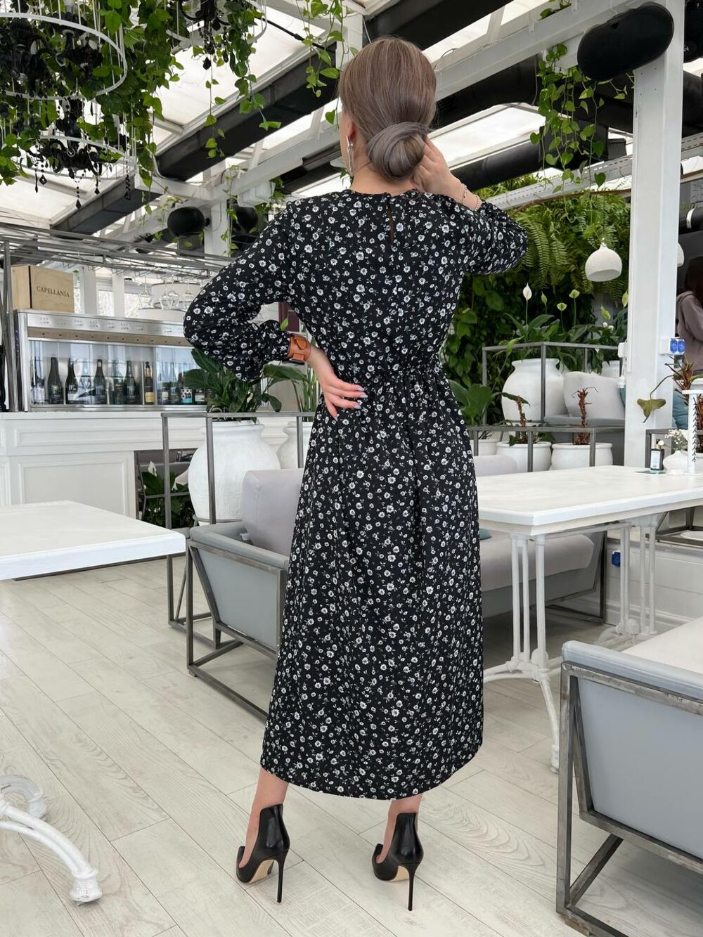 Сукня максі чорна з квітковим принтом