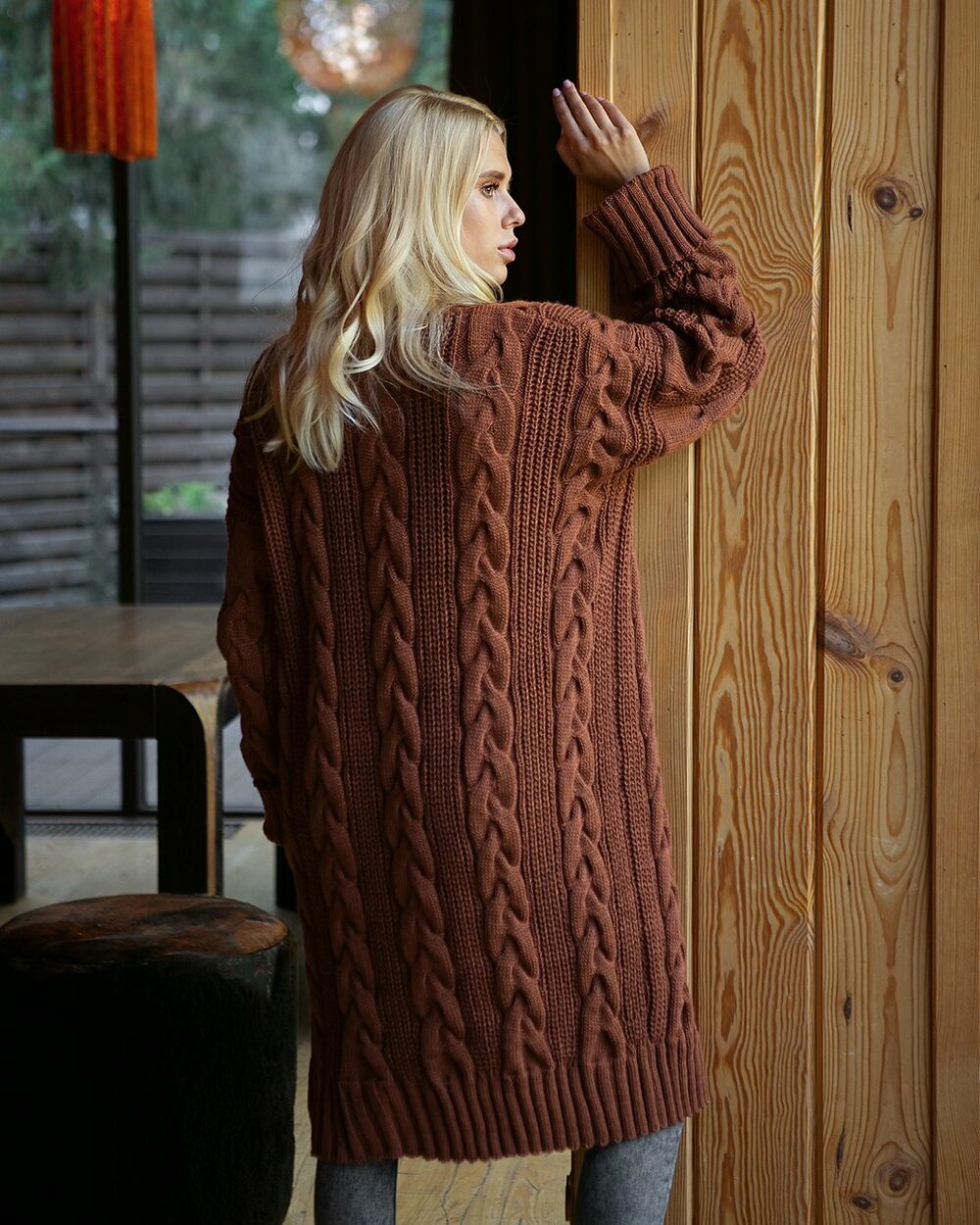 Модний кардиган із косами