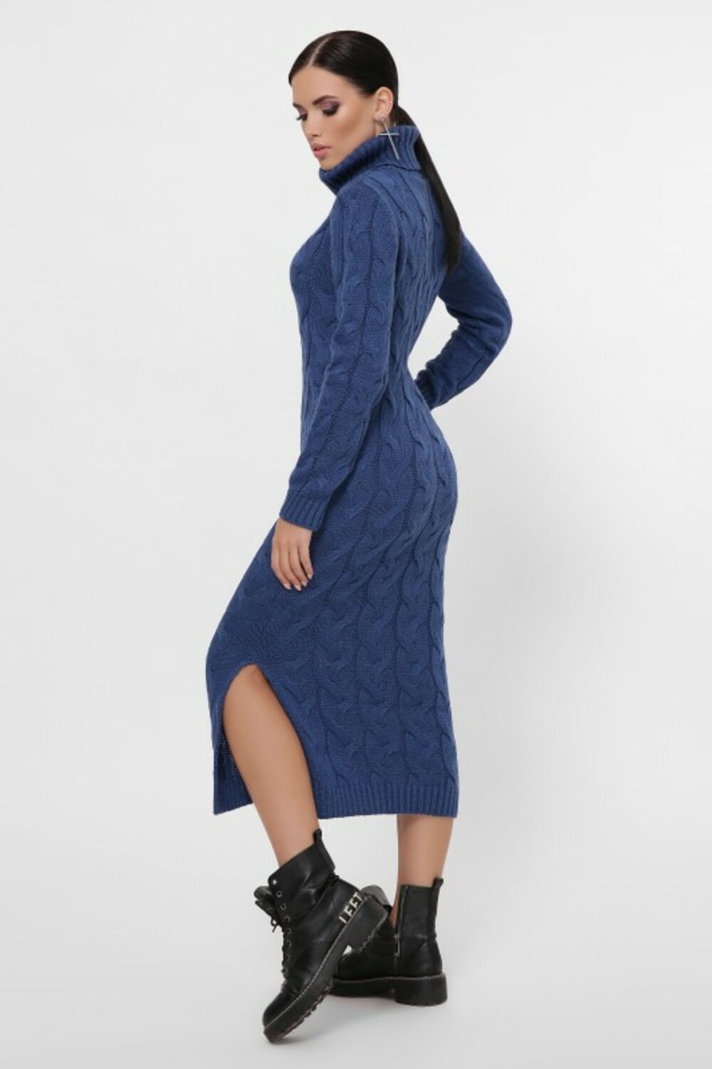 Платье длинное вязаное синее