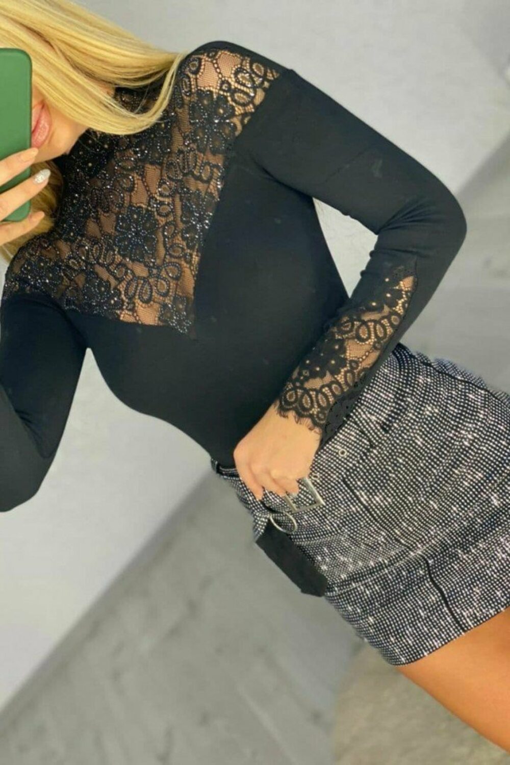 Нарядный черный гольф