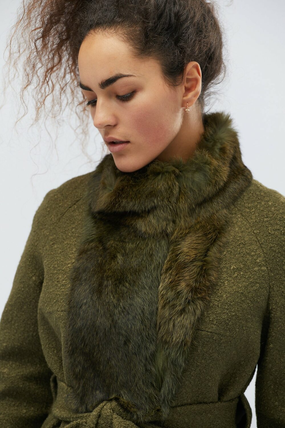 Тепле зимове пальто на потайних кнопках