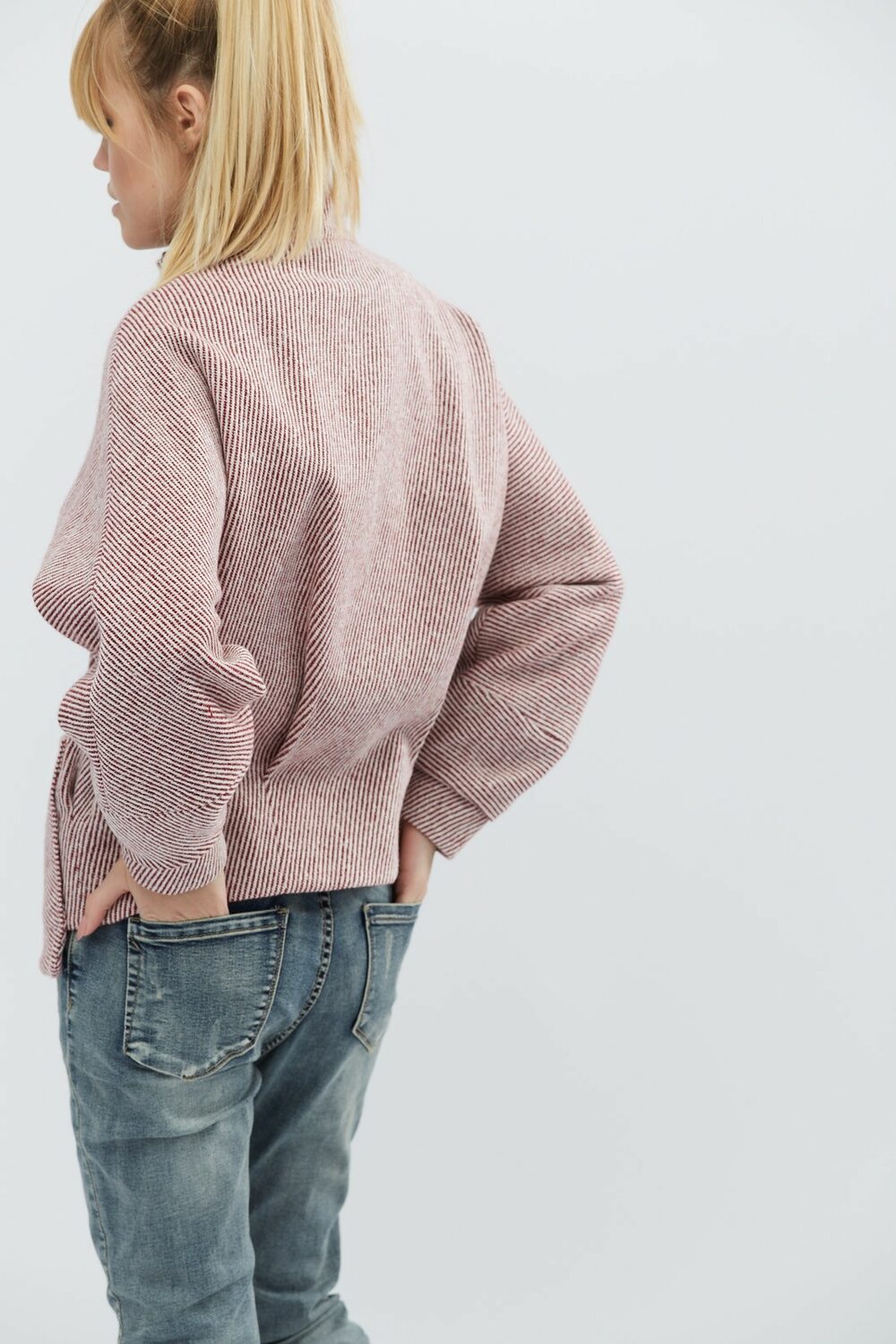 Укорочене демісезонне пальто вільного крою