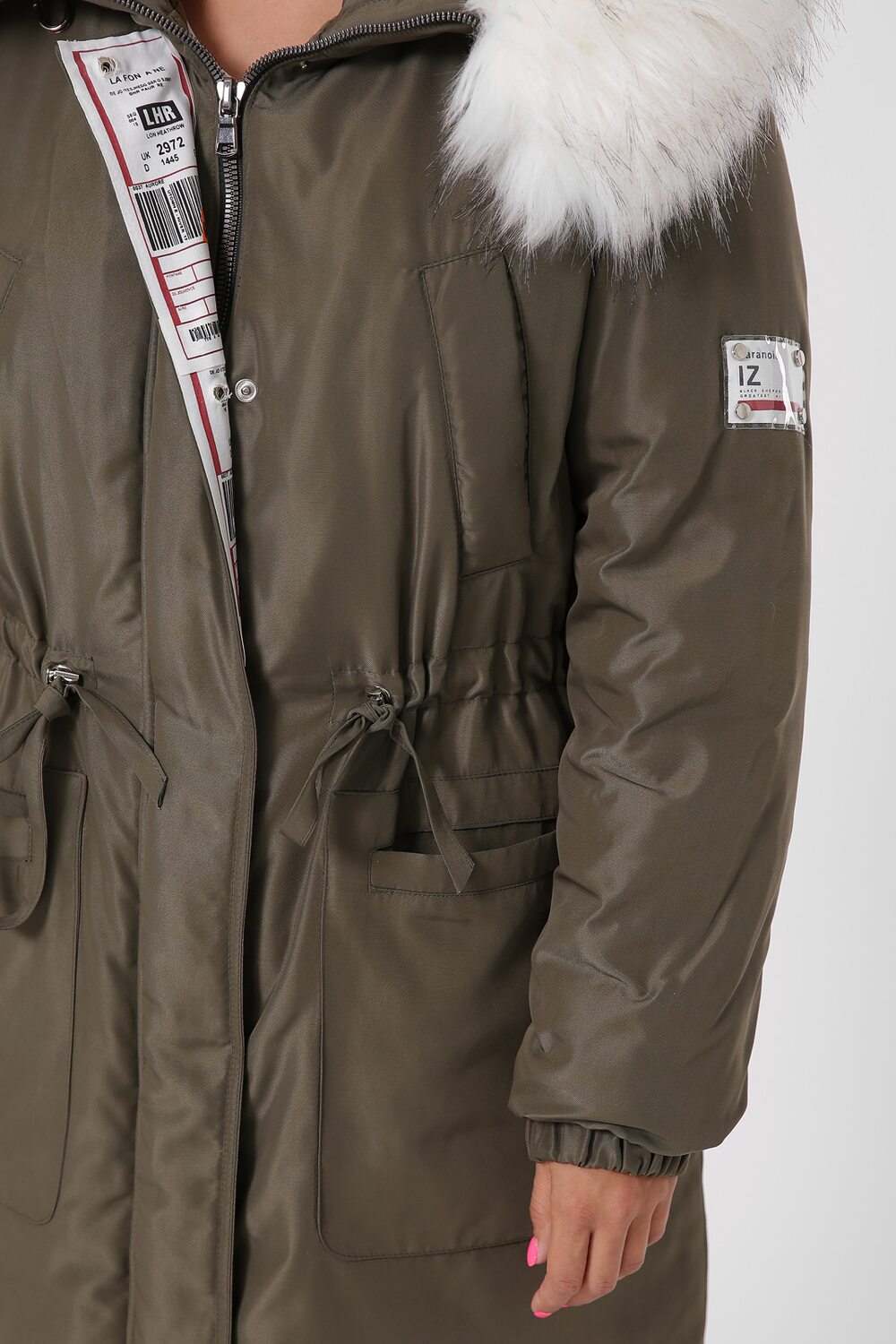 Парка куртка с мехом на капюшоне