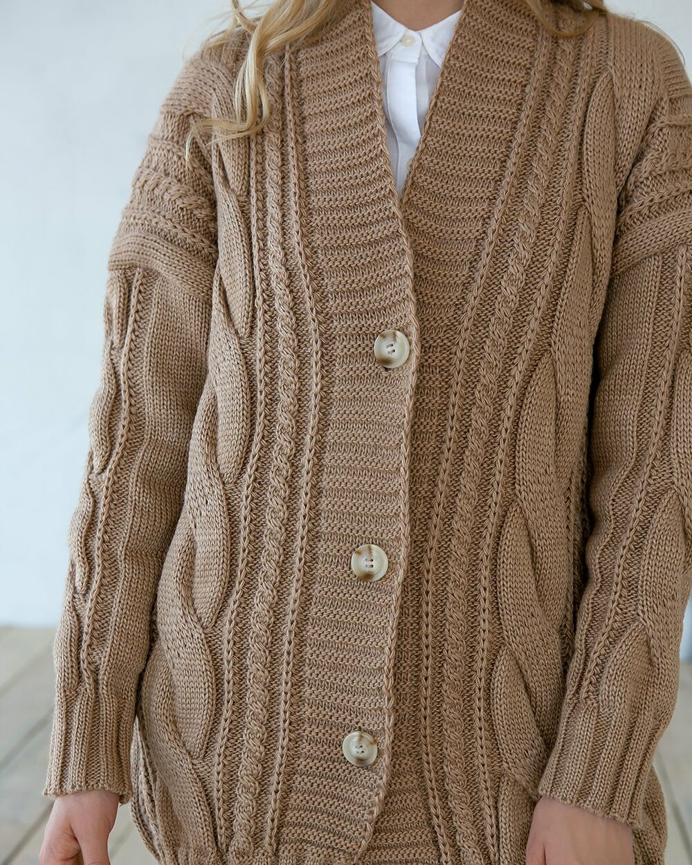 Жіночий кардиган на гудзиках
