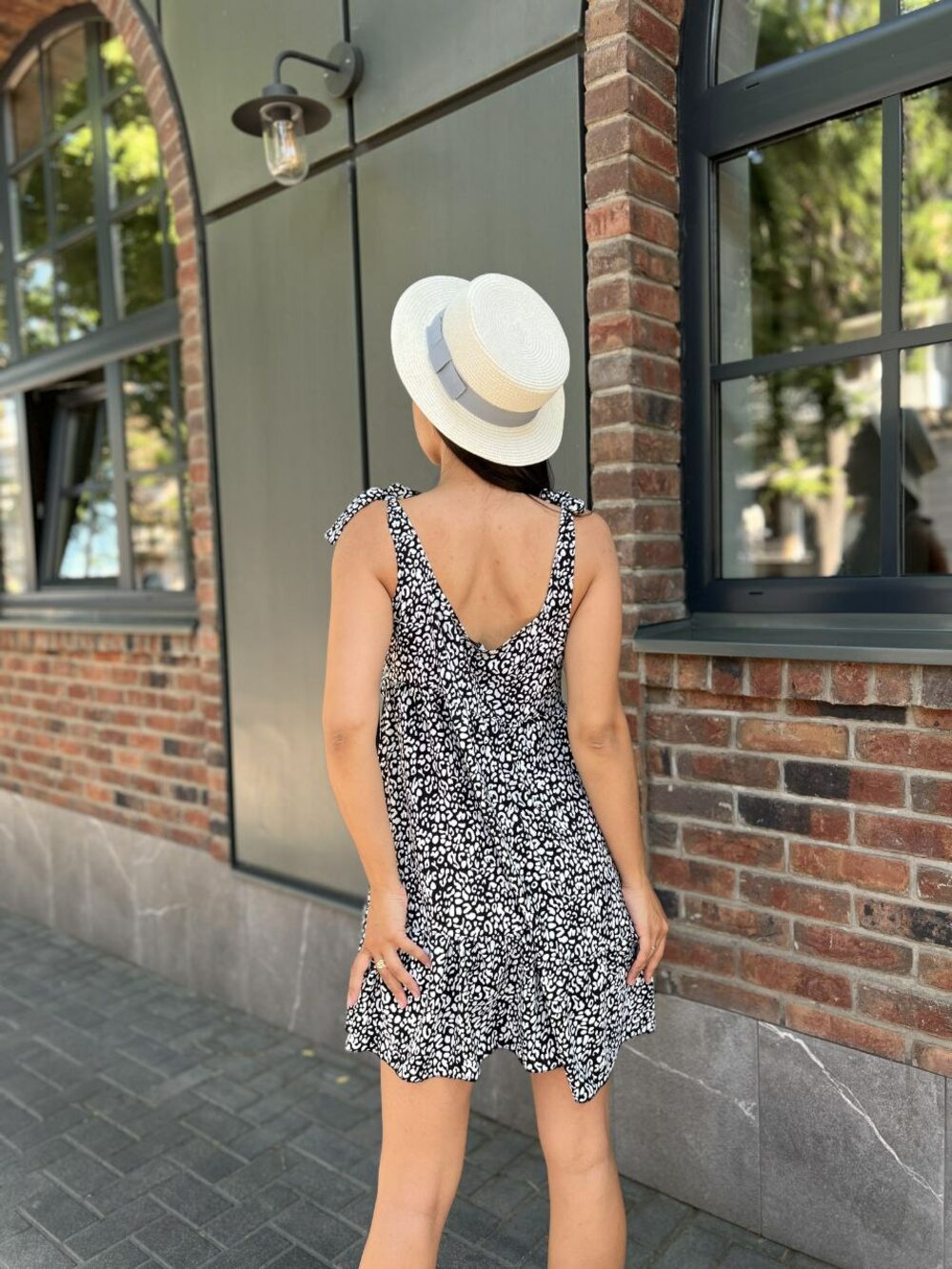 Літній легкий сарафан чорно-білий