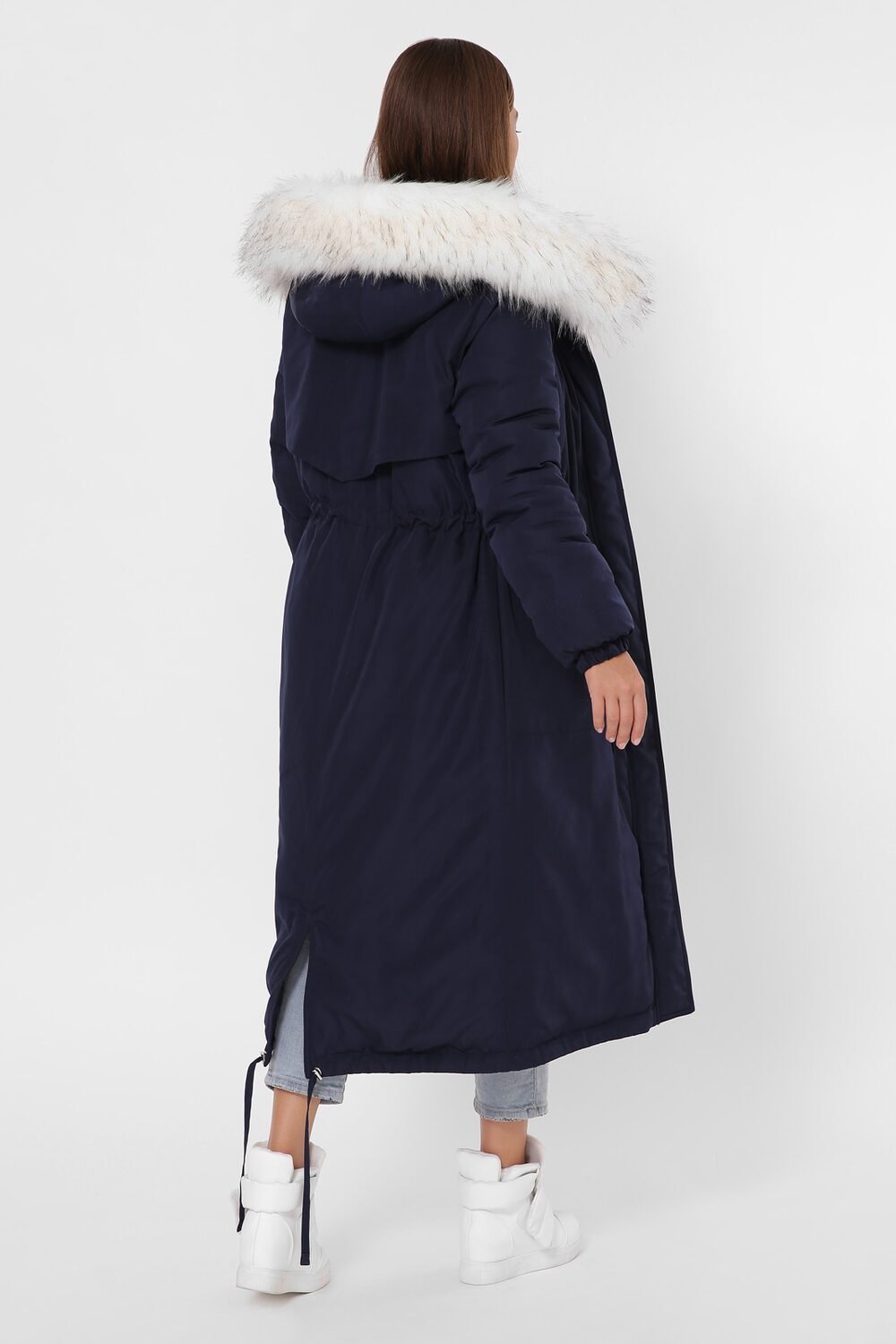 Довга парку з хутром на капюшоні
