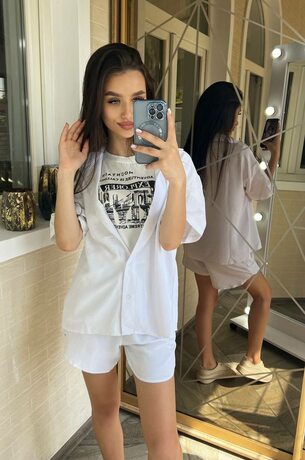 Белый костюм тройка с шортиками