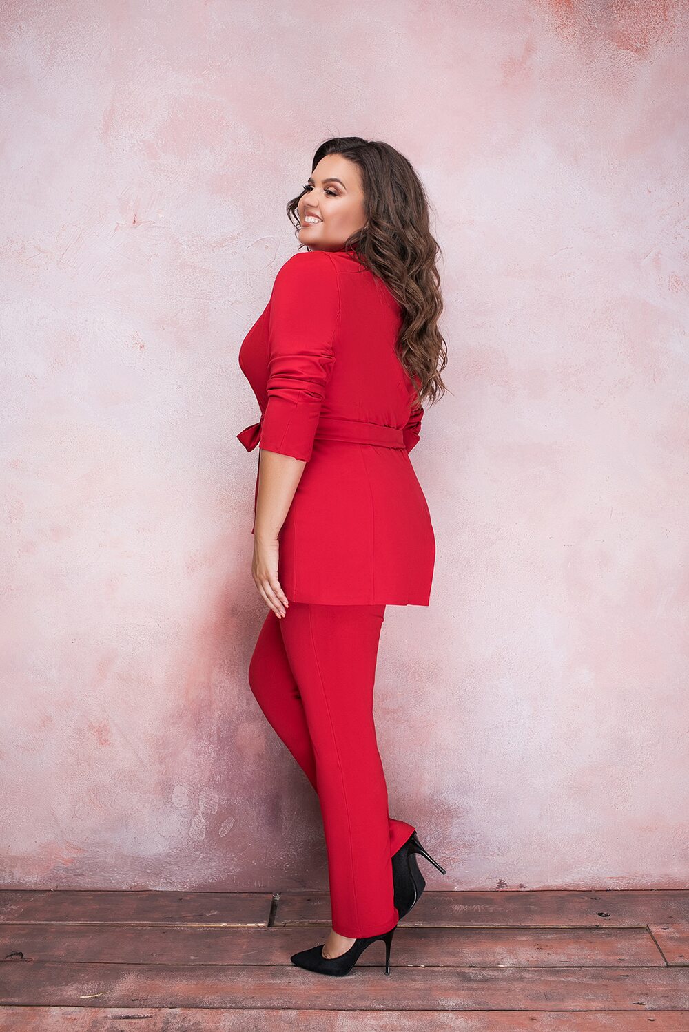 Костюм червоний з поясом брючний