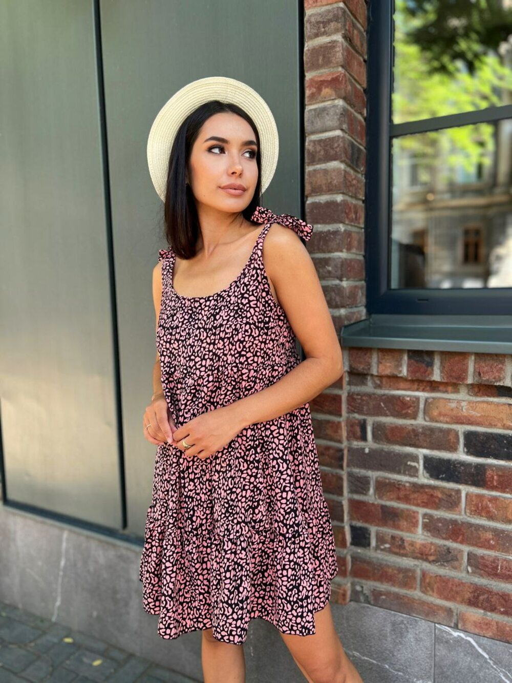 Літній легкий сарафан рожево-білий