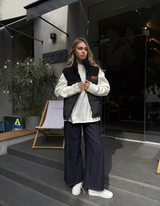 Жилет стьобаний з хутром баранчик колір чорний