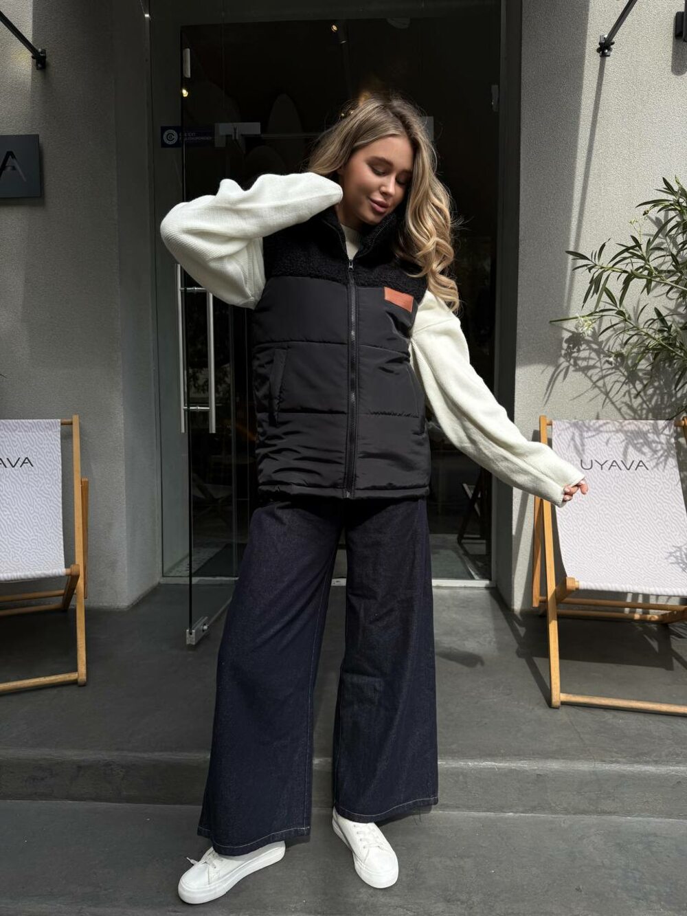 Жилет стьобаний з хутром баранчик колір чорний