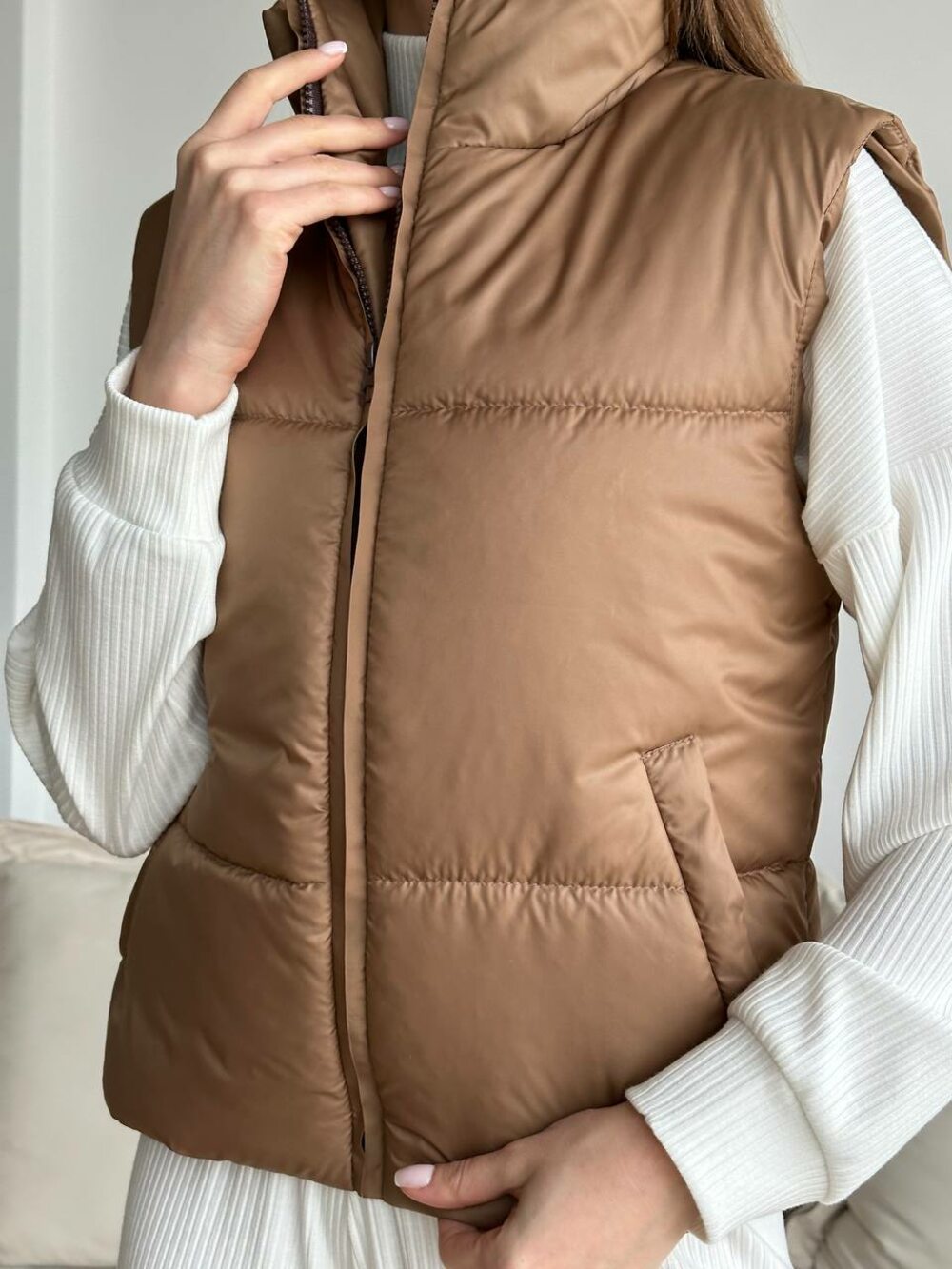 Жилетка утеплена плащівка колір мокко