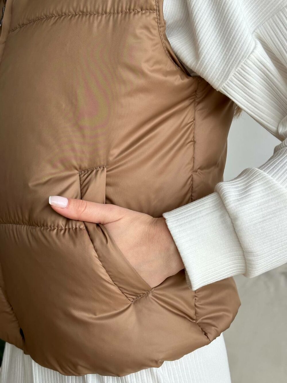 Жилетка утеплена плащівка колір мокко