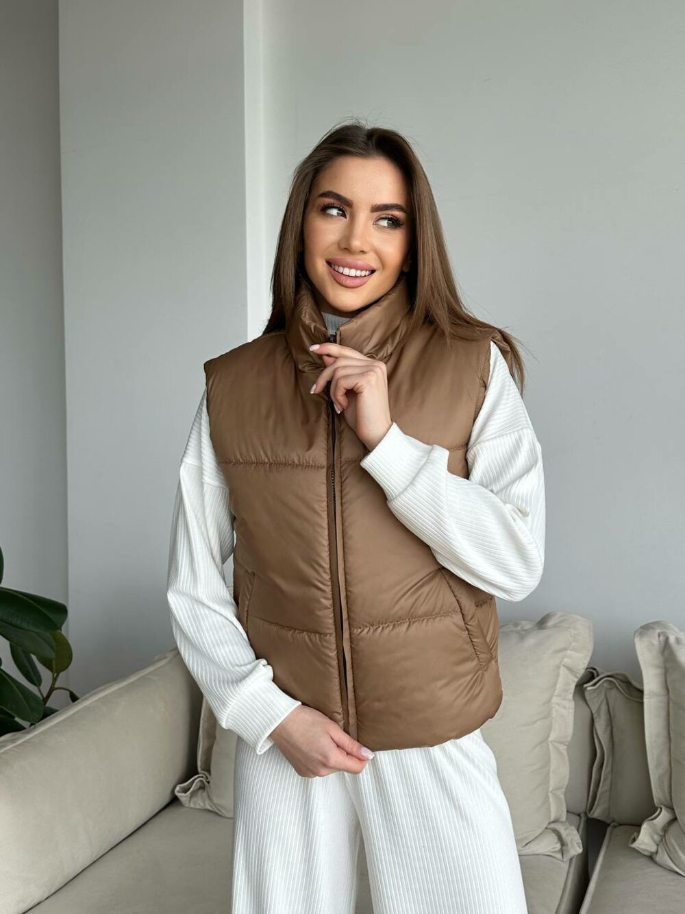 Жилетка утеплена плащівка колір мокко