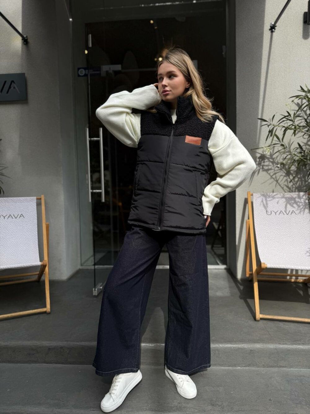 Жилет стьобаний з хутром баранчик колір чорний