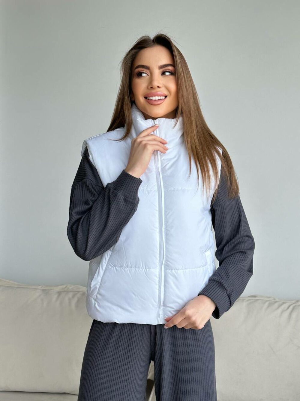 Жилетка утеплена плащівка колір білий