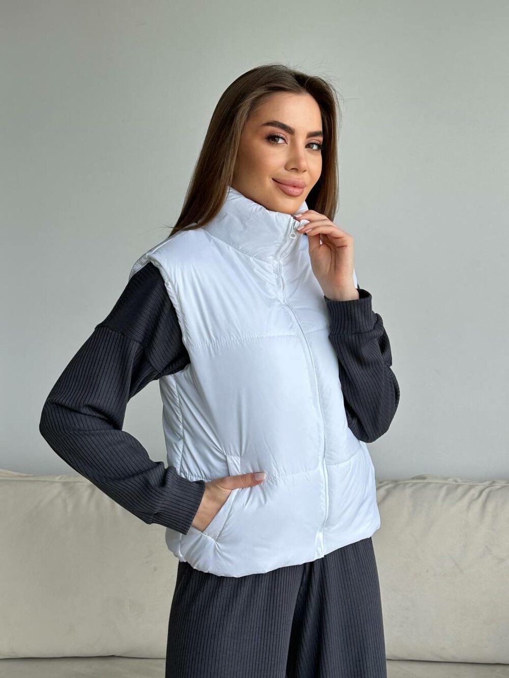 Жилетка утеплена плащівка колір білий