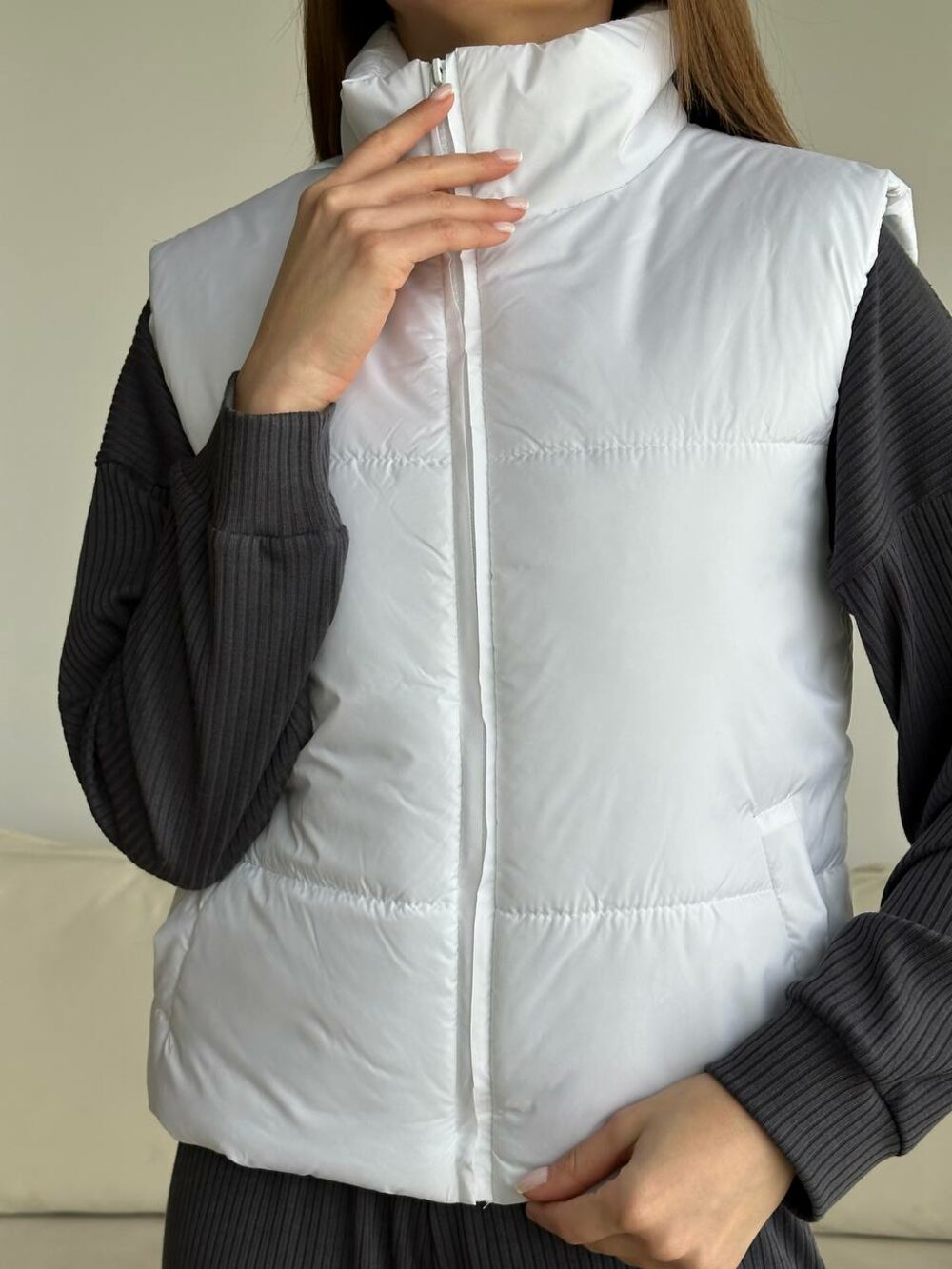 Жилетка утеплена плащівка колір білий