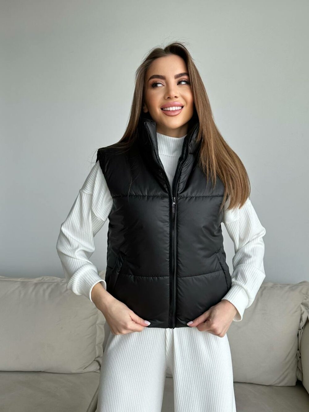 Жилетка утеплена плащівка колір чорний