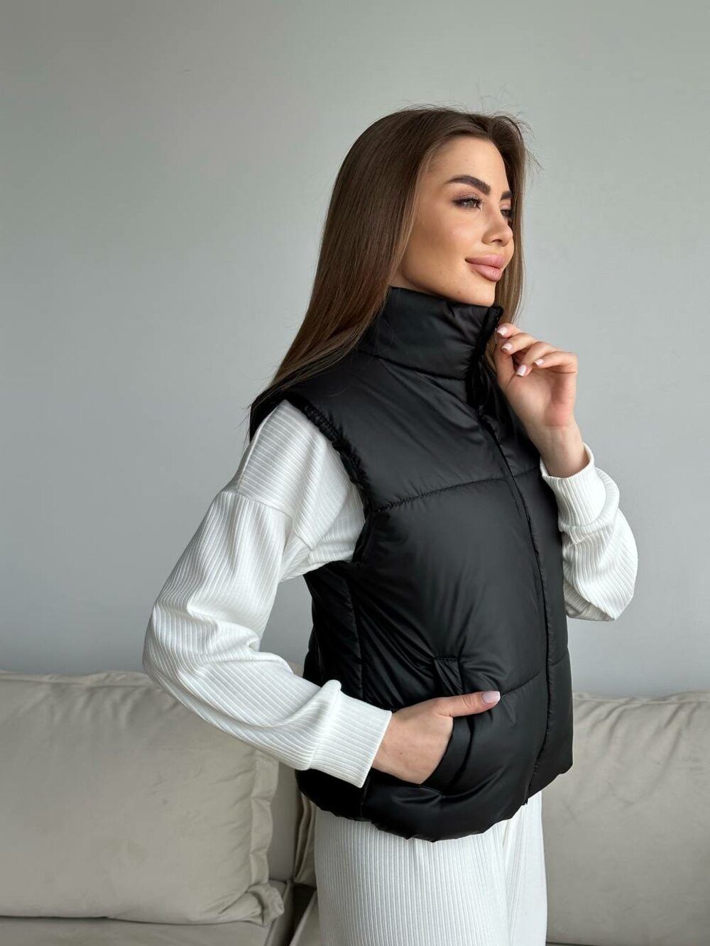 Жилетка утеплена плащівка колір чорний
