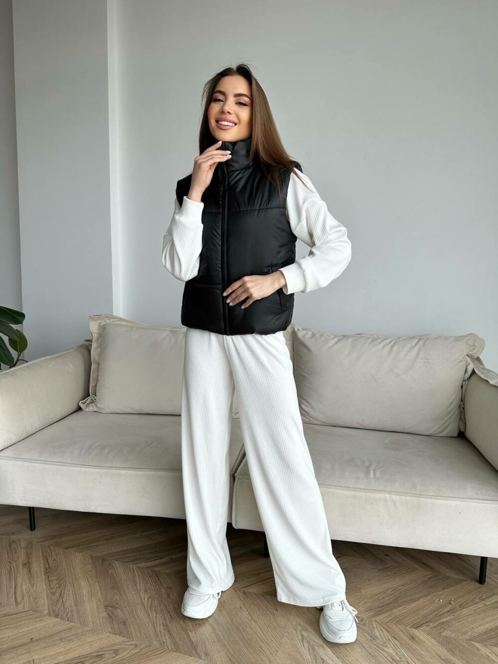 Жилетка утеплена плащівка колір чорний