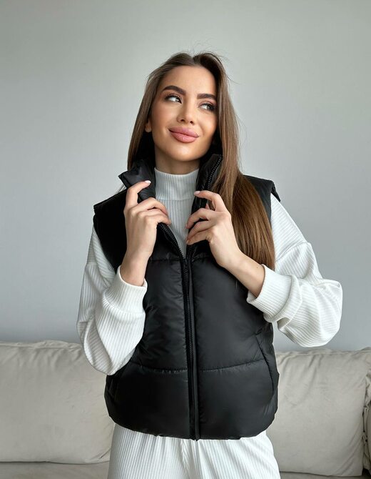 Жилетка утеплена плащівка колір чорний