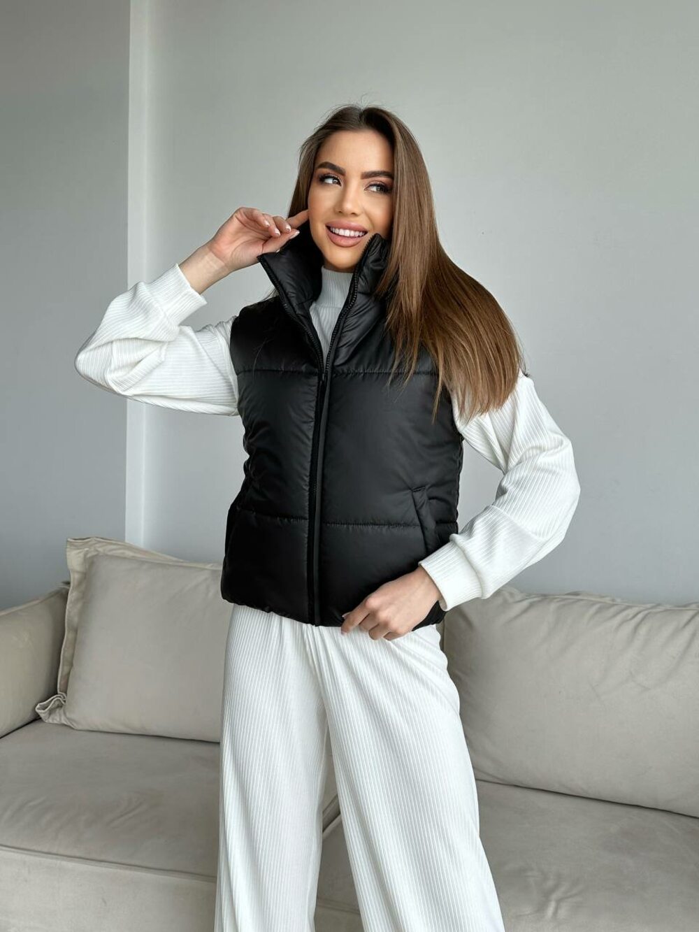 Жилетка утеплена плащівка колір чорний