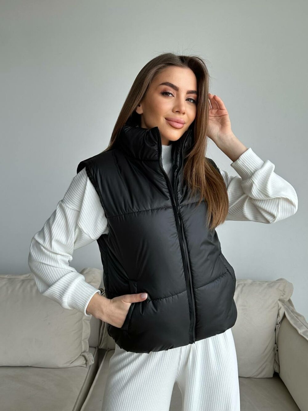 Жилетка утеплена плащівка колір чорний