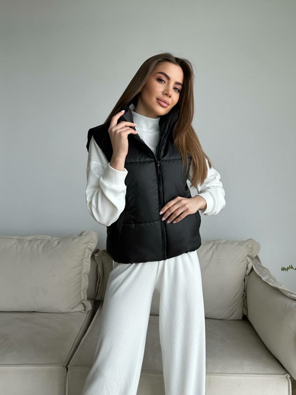 Жилетка утеплена плащівка колір чорний