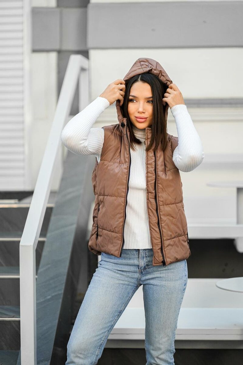 Весенняя жилетка с капюшоном, цвет кофе