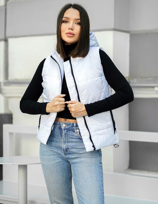 Весенняя жилетка с капюшоном, цвет белый