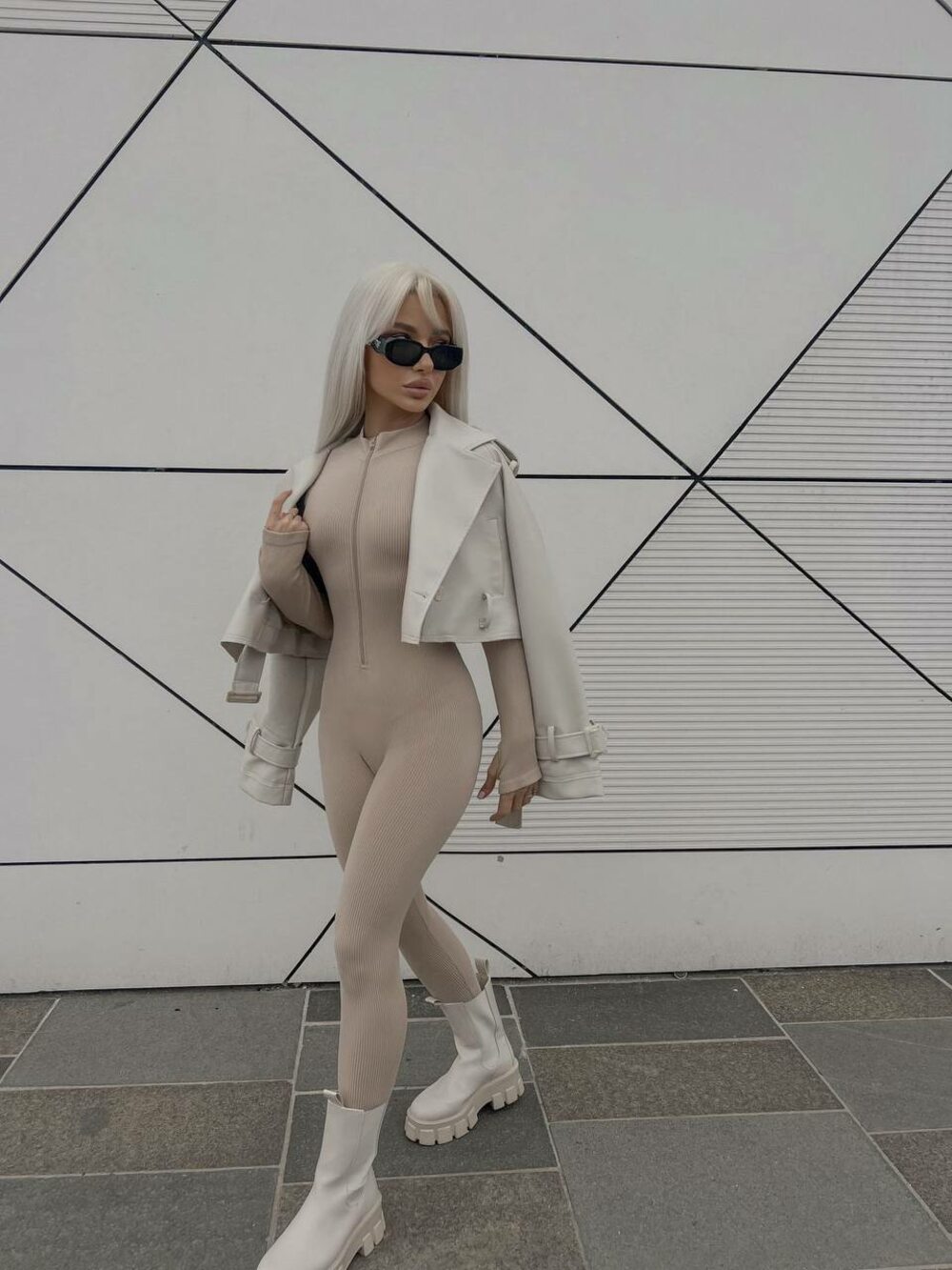 Комбинезон в обтяжку рубчик из флиса цвет бежевый