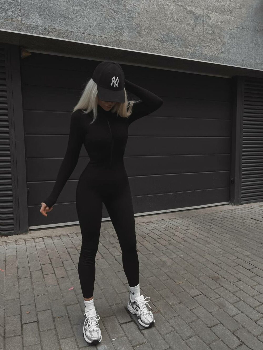 Комбинезон в обтяжку рубчик из флиса цвет черный