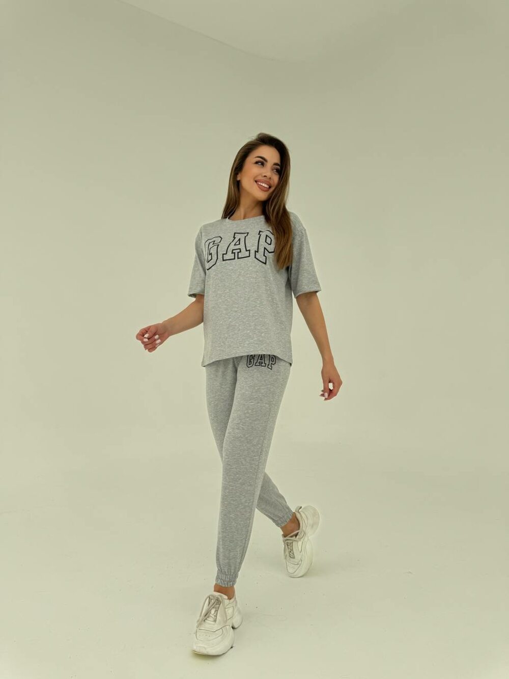 Костюм двійка з написом, сірий колір