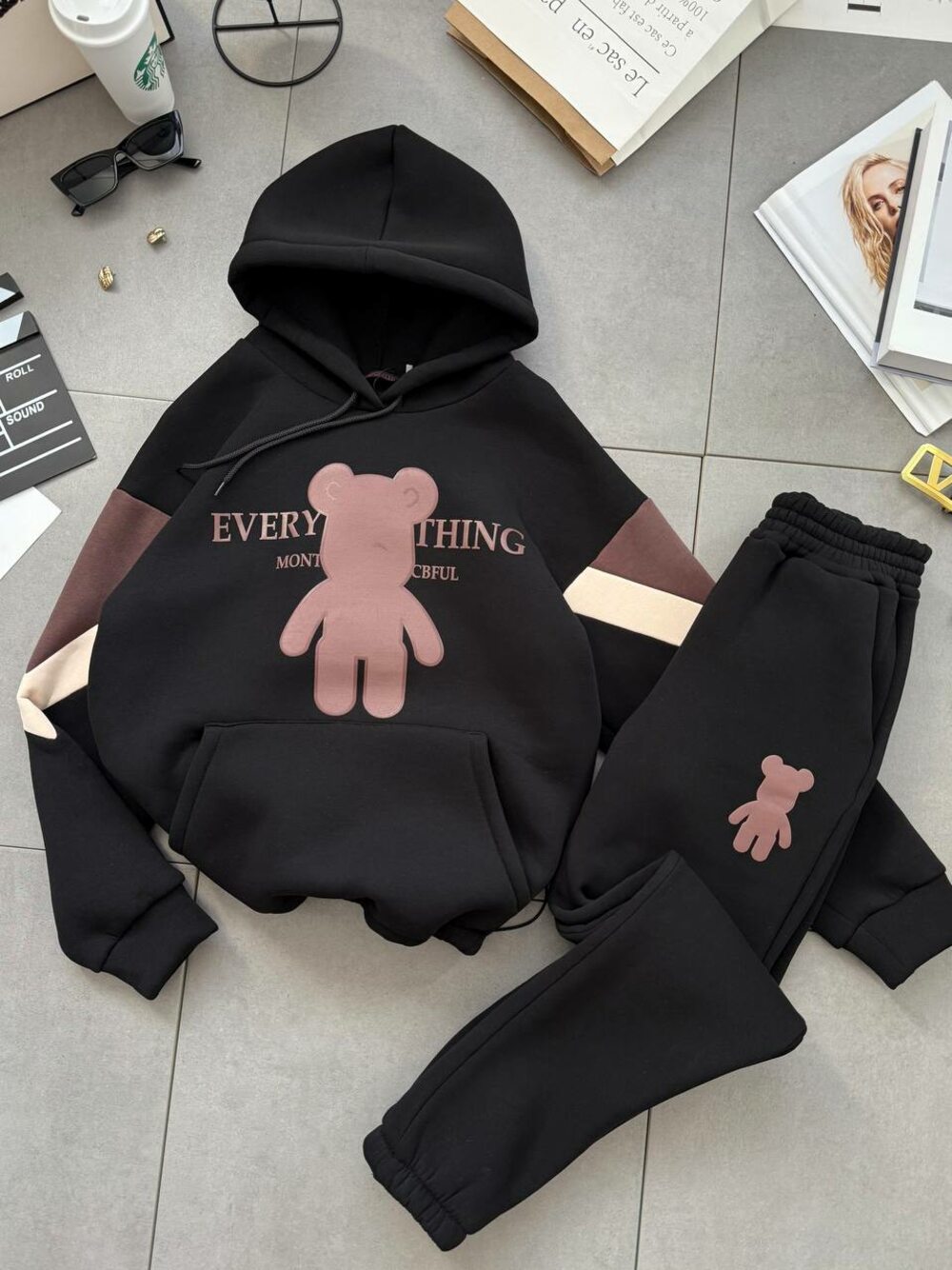 Костюм на флисе с оригинальным принтом, цвет черный