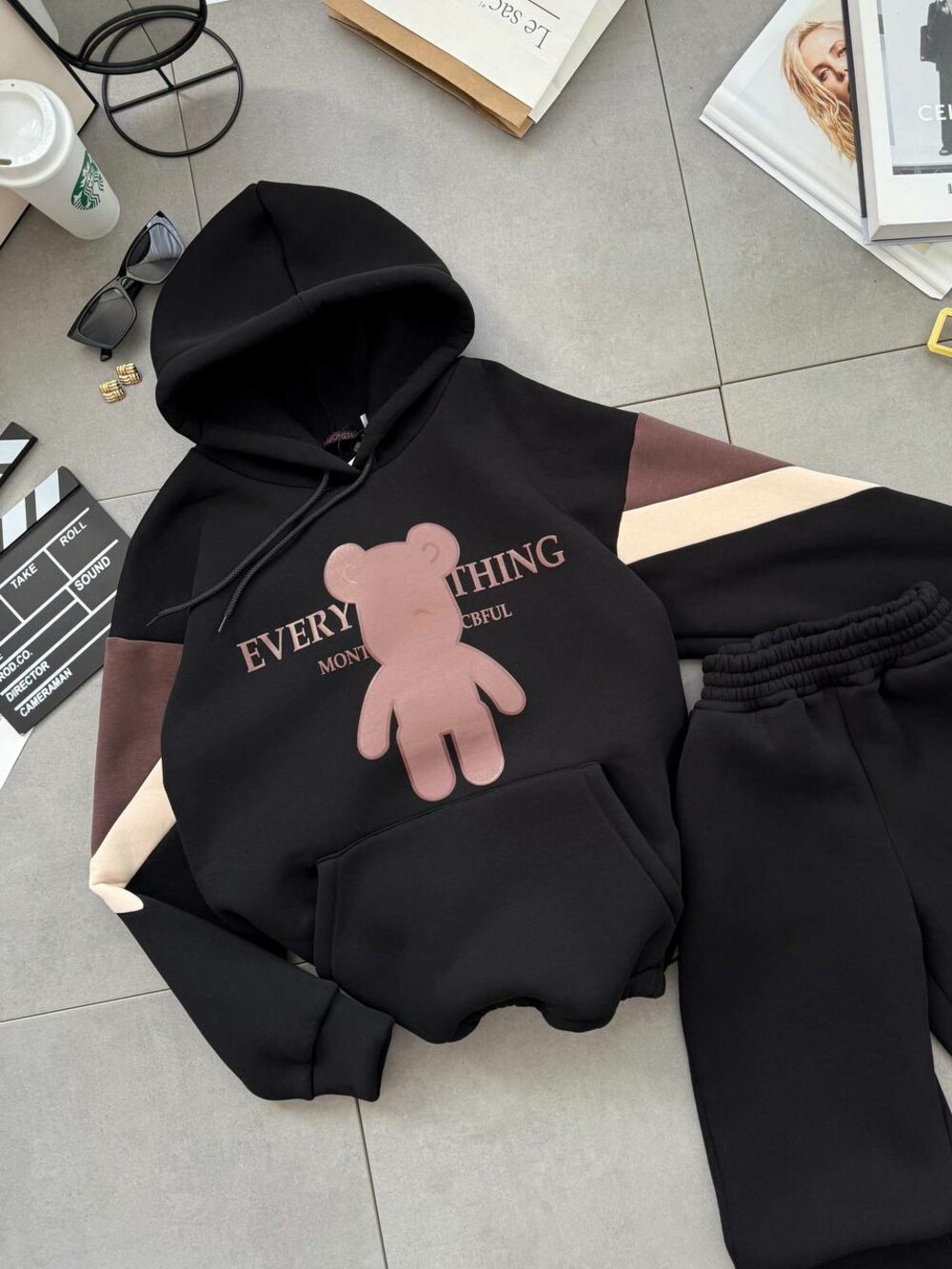 Костюм на флисе с оригинальным принтом, цвет черный