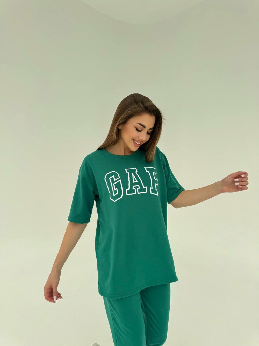 Костюм двійка з написом, колір зелений