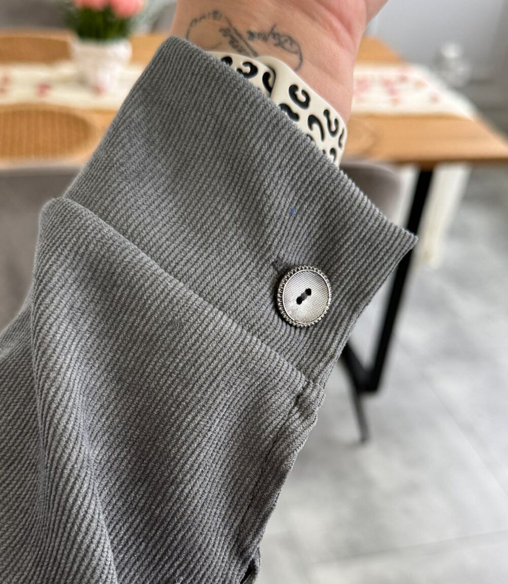 Костюм двійка складається з штанів та сорочки, колір графіт