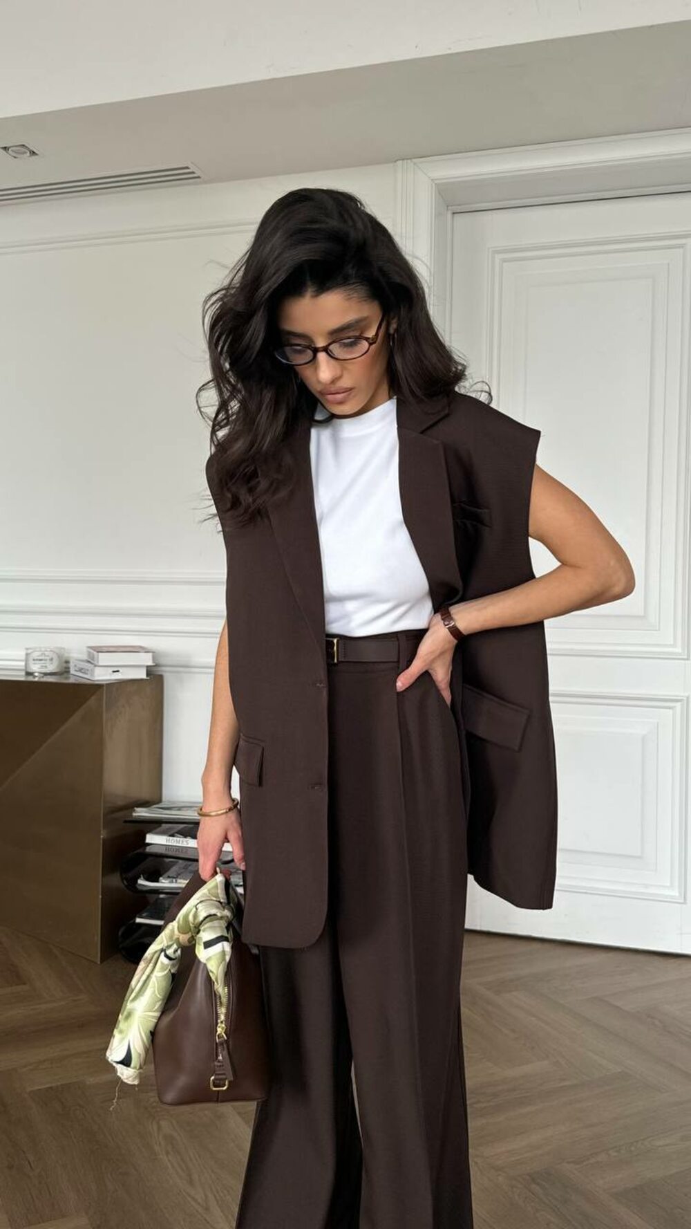 Костюм двійка складається з брюк-палаццо та жилета, колір шоколад
