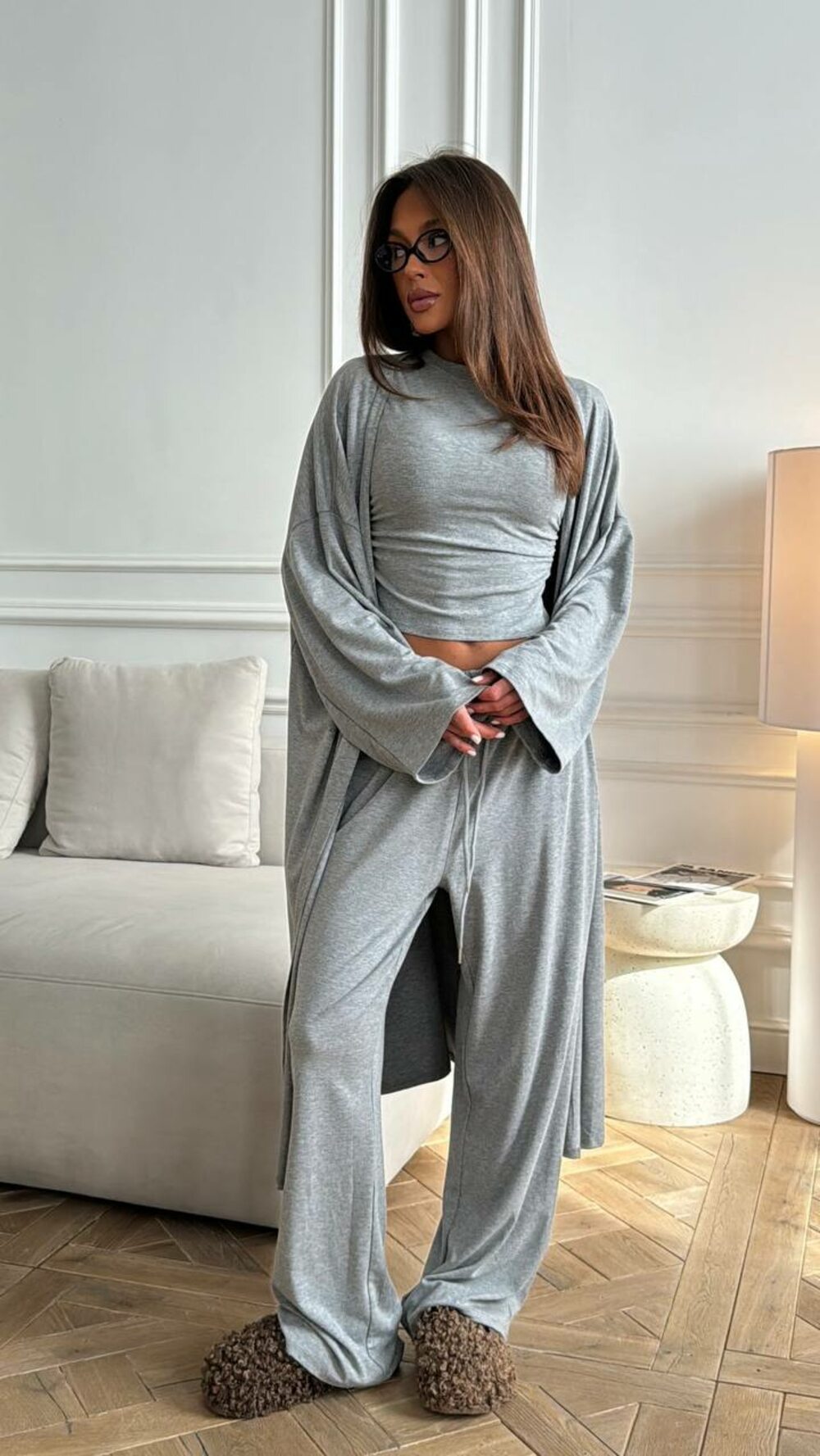 Костюм тройка состоит из брюк, кардигана и топа, цвет меланж