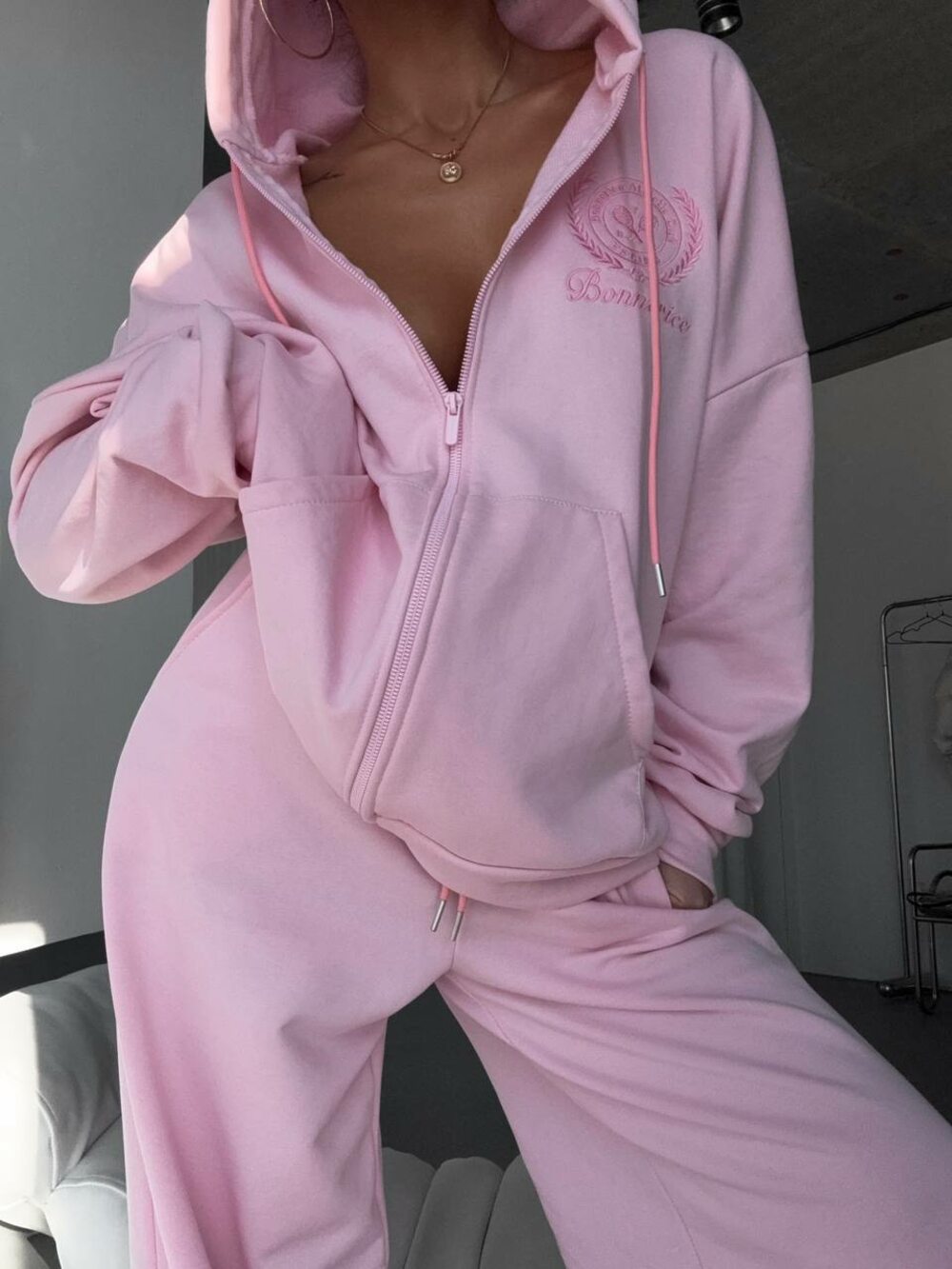 Спортивный костюм с вышивкой, цвет розовый