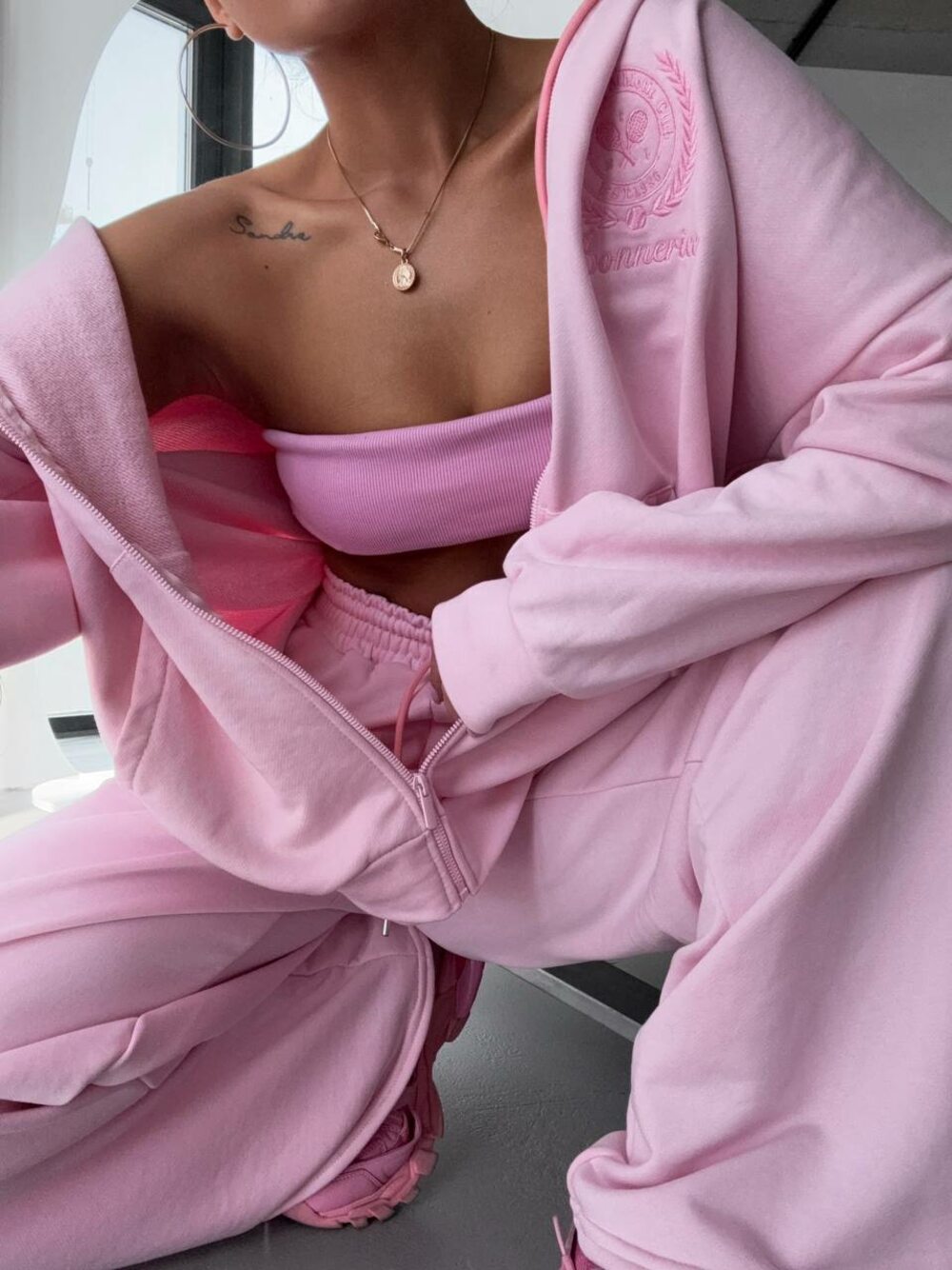 Спортивный костюм с вышивкой, цвет розовый