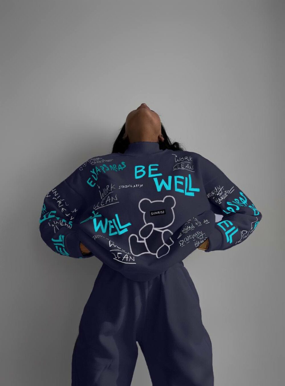 Костюм на флісі складається з світшота та джогерів, колір маренго.