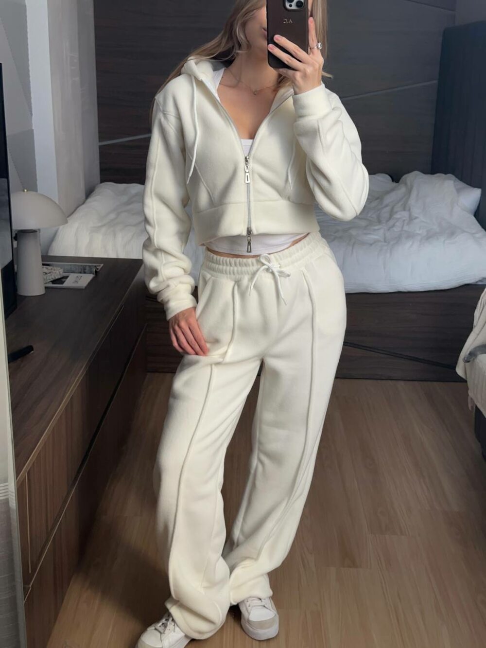 Спортивный костюм флисовый с капюшоном цвет молоко