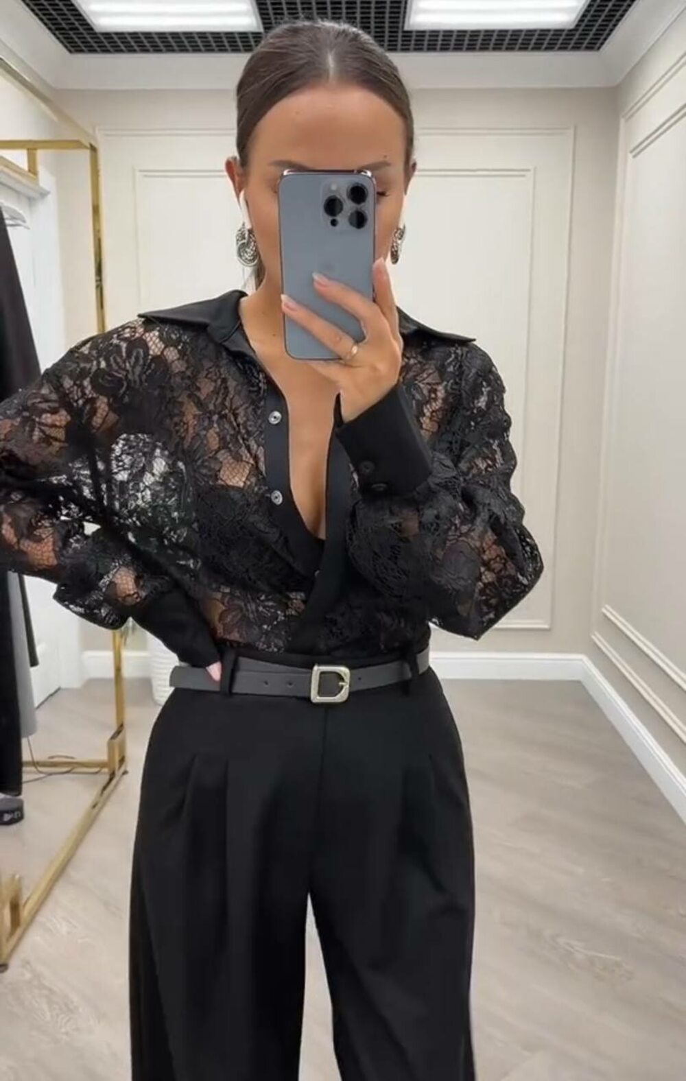 Комбінезон з мереживним верхом та строгими брюками, колір чорний