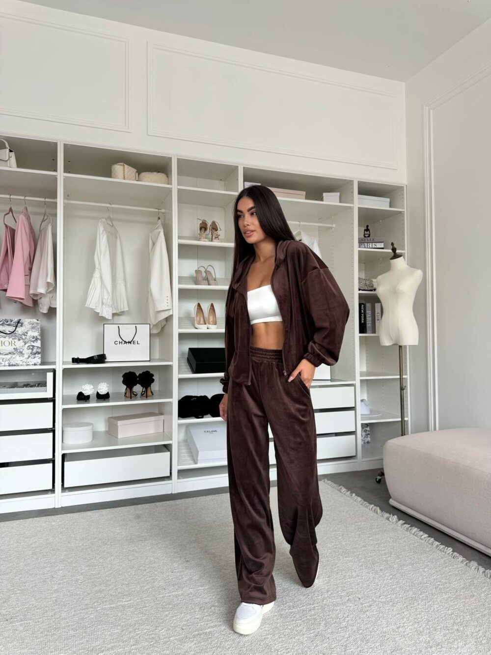 Велюровий костюм з регульованими зав'язками, колір шоколад