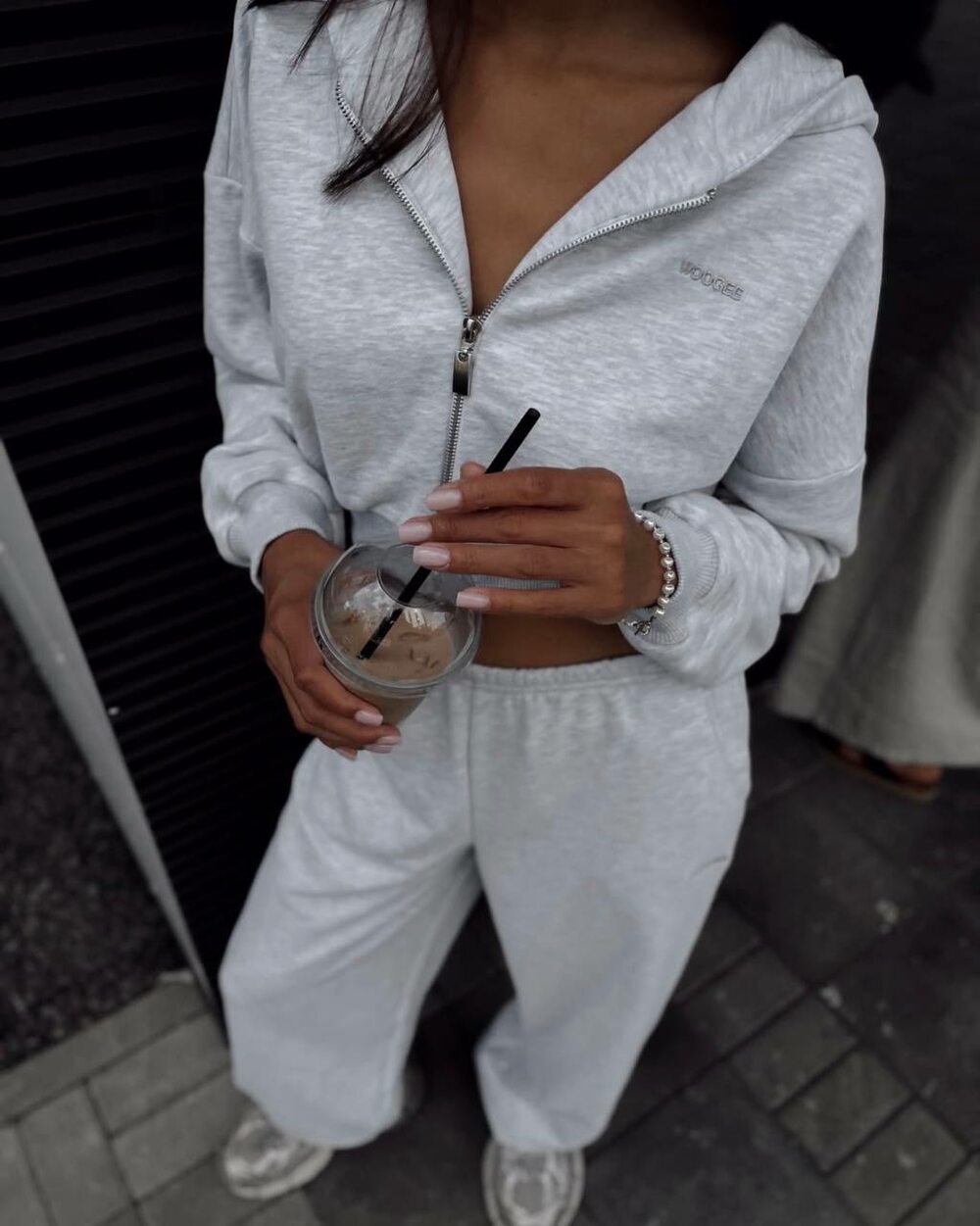 Костюм двійка складається з кофти і штанів, колір меланж